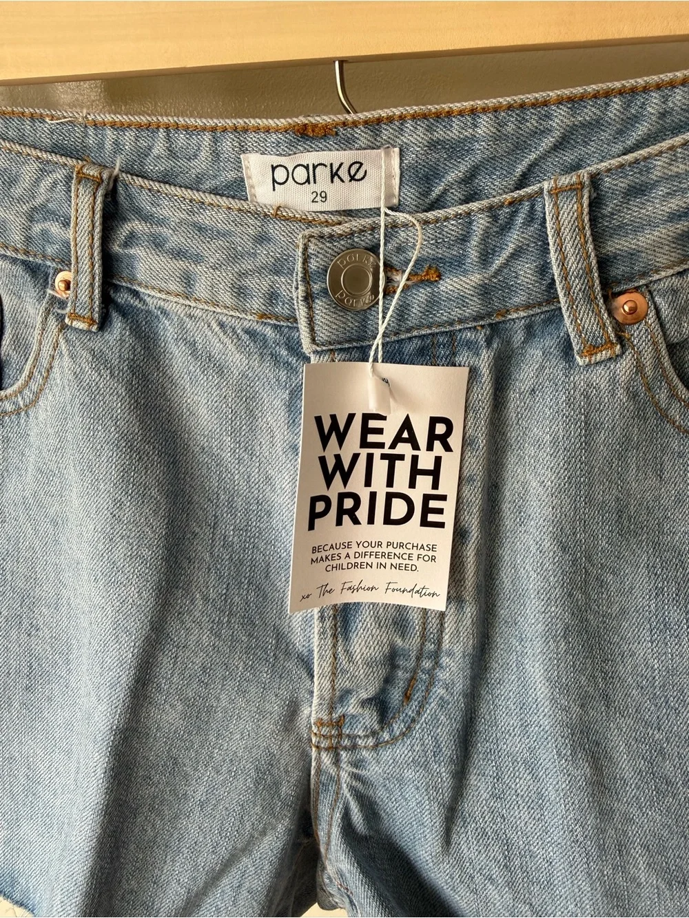 NEW Parke Light Wash Denim Baggy Boho Cut Off Raw Hem 3.5” Inseam Jean Shorts 29